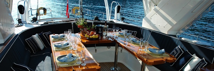 Addio al nubilato con aperitivo in barca lago di Garda