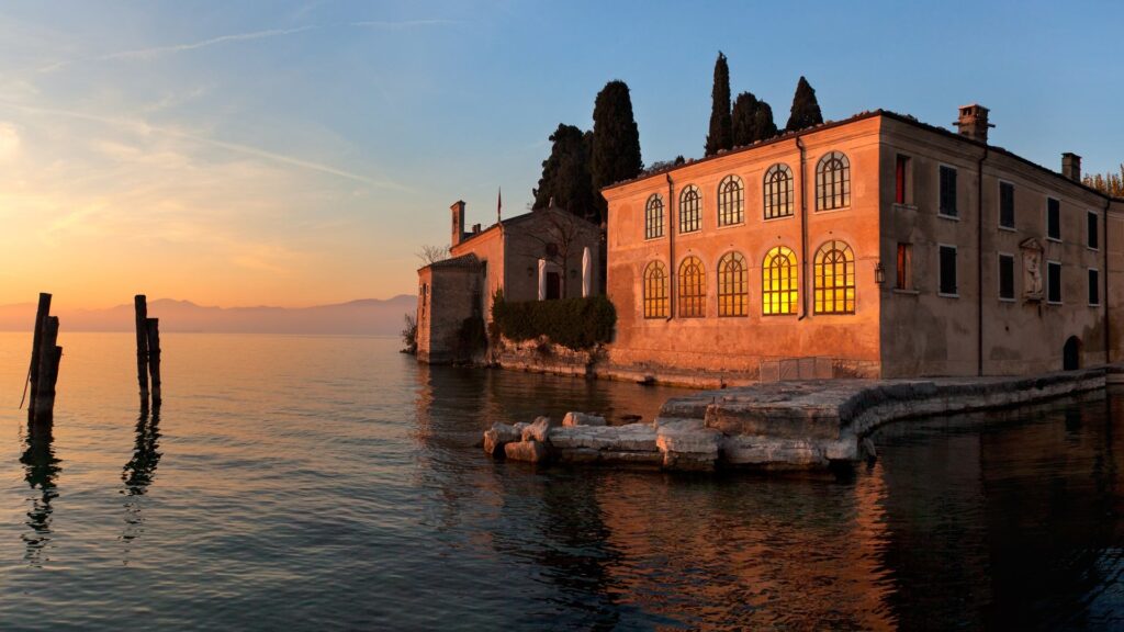 Cena in barca lago di Garda